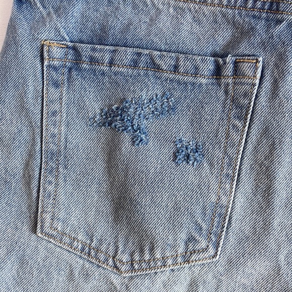 Wild Fable High Rise Distressed Bermuda Shorts Size 6 - Picture 3 of 12